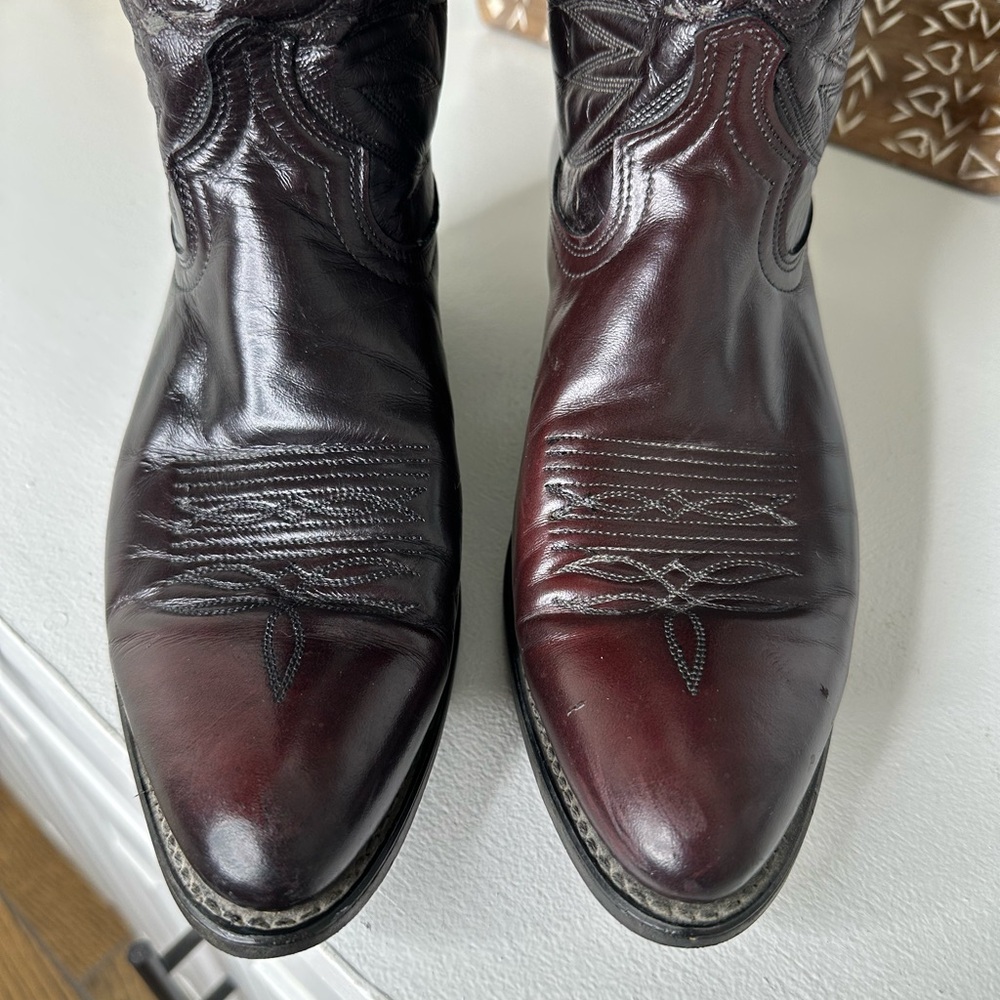 **SOLD** Vintage ACME Classic Black Blood Red Western Embroidered Cowboy Boots - Picture 4 of 8